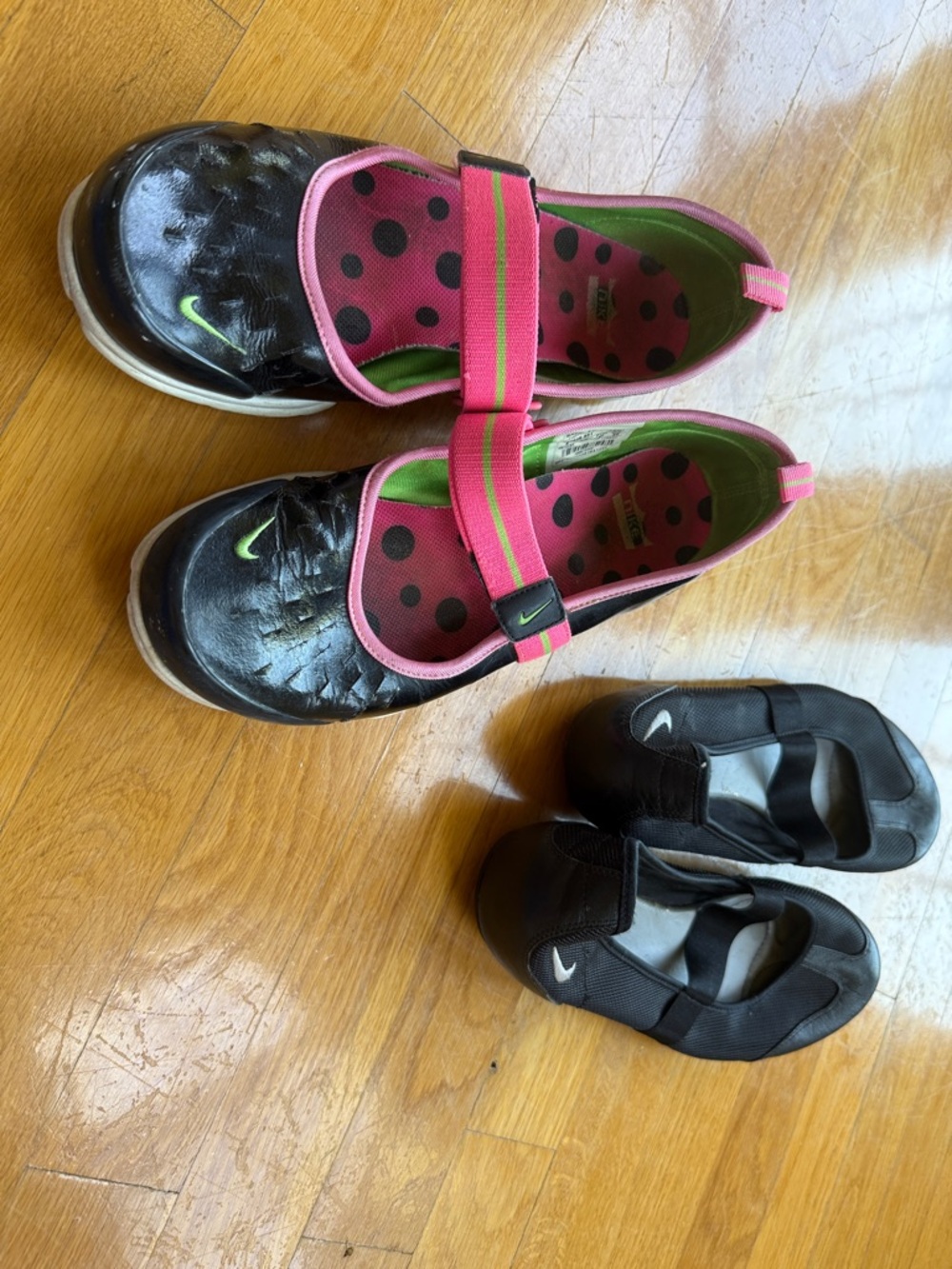 Nike Women’s Black Slip-On Ballerinas + Nike Black/Pink Ballerinas (2pr/1price!) - Picture 12 of 12
